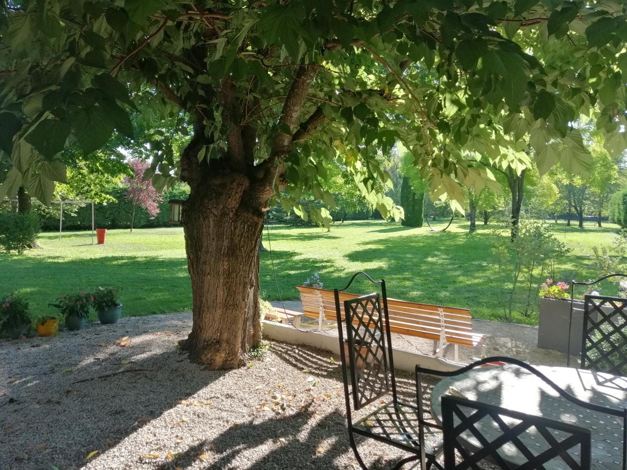 Le Jardin Bed & Breakfast Laragne-Monteglin Exterior photo